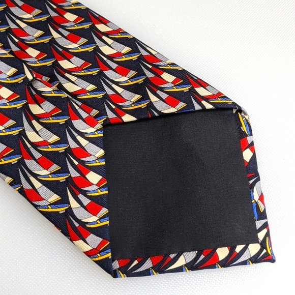 VTG Handmade UTOPIA Silk Tie Sailboats Navy Blue Bright Red Yellow Gray Cream - Picture 6 of 6